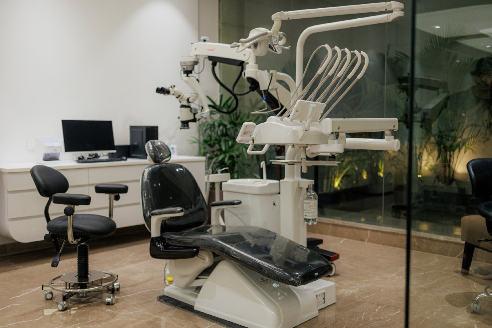 Dr. Goel's surgical suite